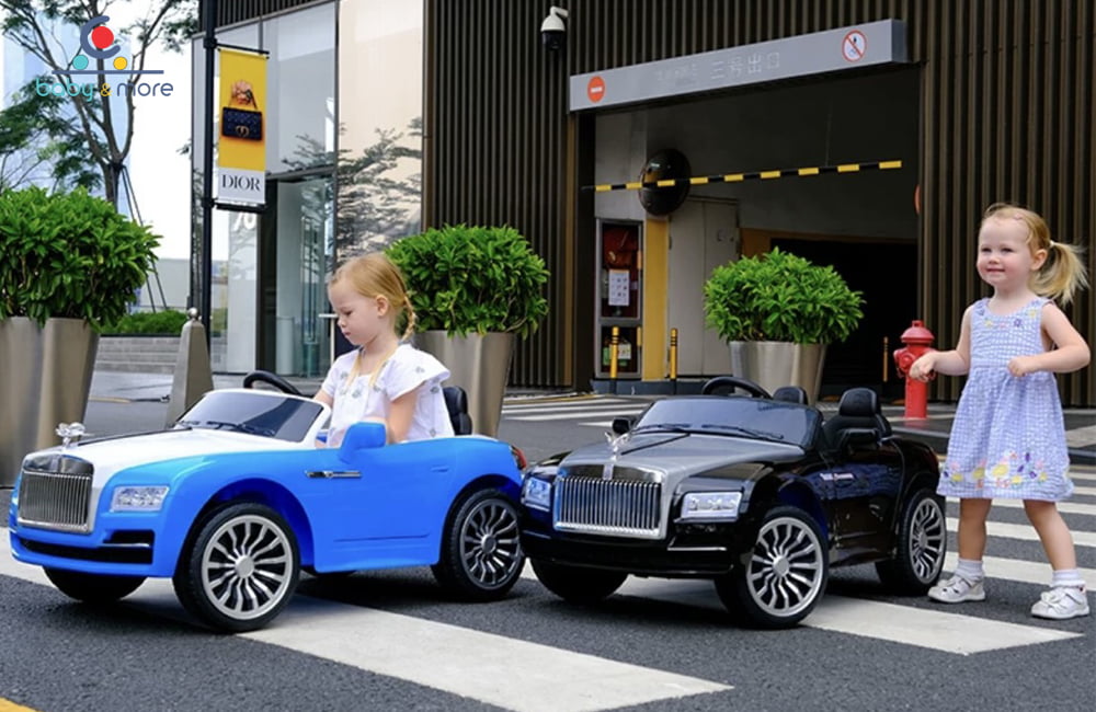  Ô tô điện trẻ em Rolls-Royce Phantom 5688 
