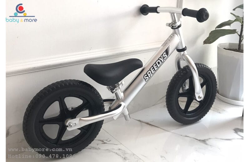 Xe thăng bằng Speedys 1.9kg nhiều mầu tặng bộ bảo vệ tay chân