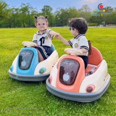 Xe ô tô điện đụng trẻ em xoay 360 (nhiều màu)
