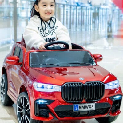 Ô tô điện trẻm em BMW X8 bánh cao su ghế da