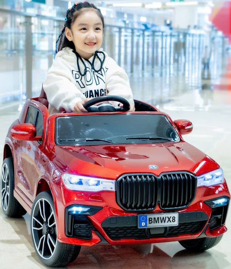Ô tô điện trẻm em BMW X8 bánh cao su ghế da