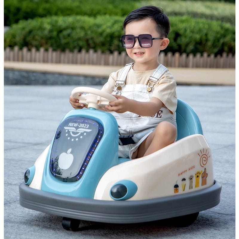 Xe ô tô điện đụng xoay 360 