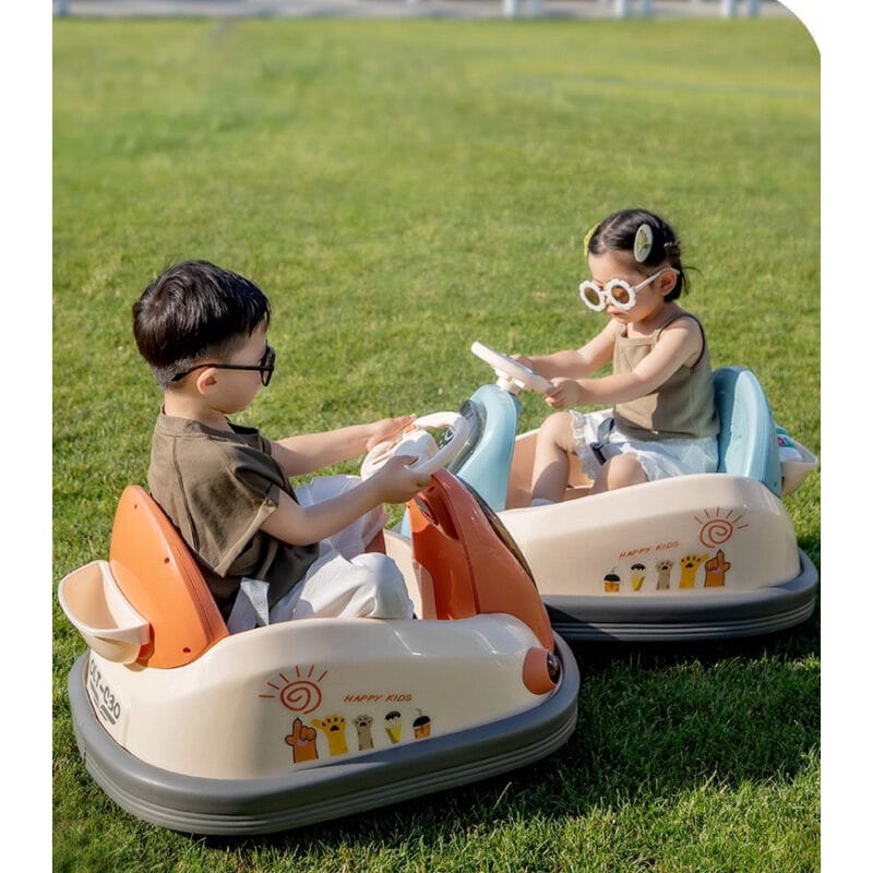Xe ô tô điện đụng trẻ em xoay 360 (nhiều màu)