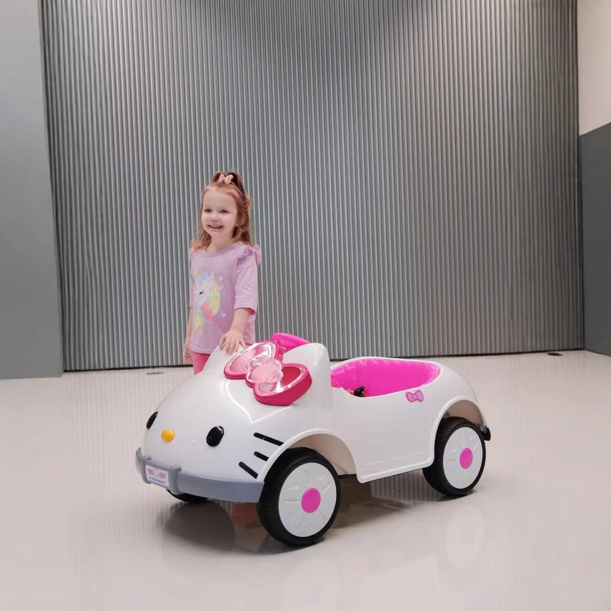 Ô tô điện trẻm em Hello Kitty MK01